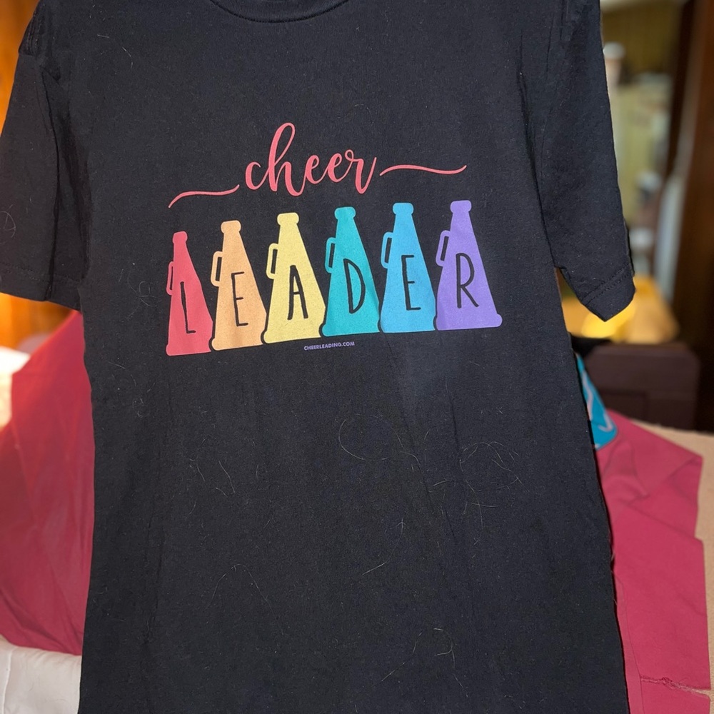 CHEER LEADER TSHIRT. SIZE M/L